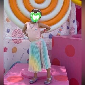 KITSON LA Rainbow Pleated Skirt and Pink Top Set Girls size 6-8 🌈❤️